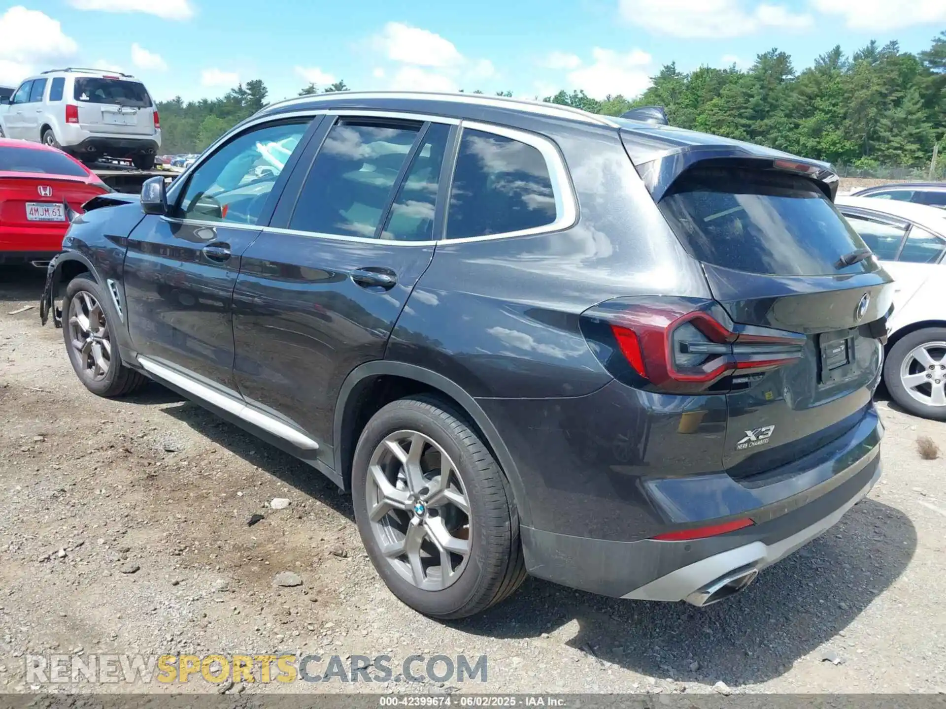 3 Photograph of a damaged car 5UX53DP00N9K59857 BMW X3 2022