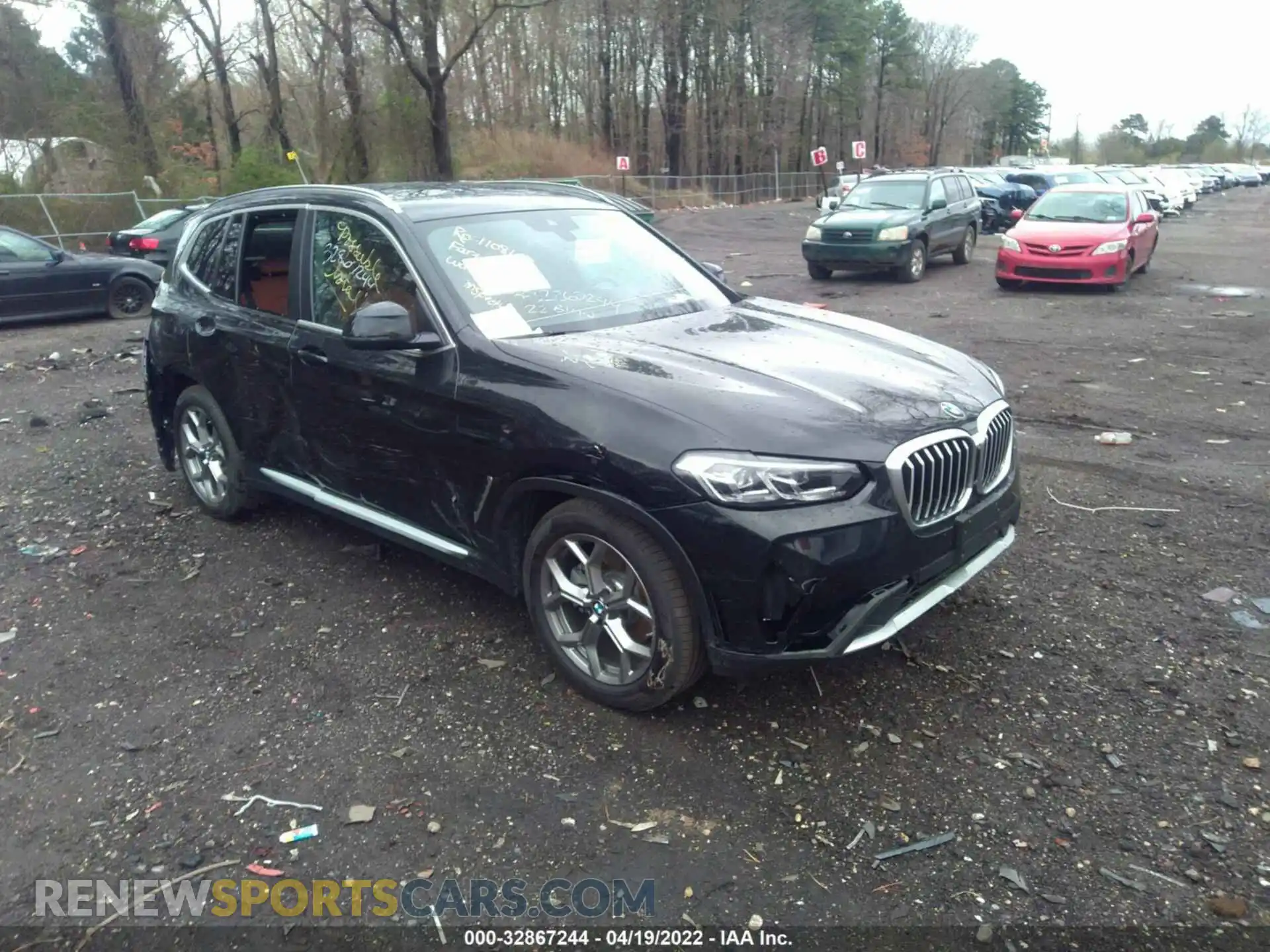 1 Photograph of a damaged car 5UX53DP00N9L21869 BMW X3 2022