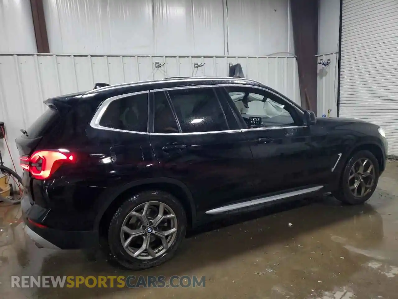 3 Photograph of a damaged car 5UX53DP00N9L88570 BMW X3 2022