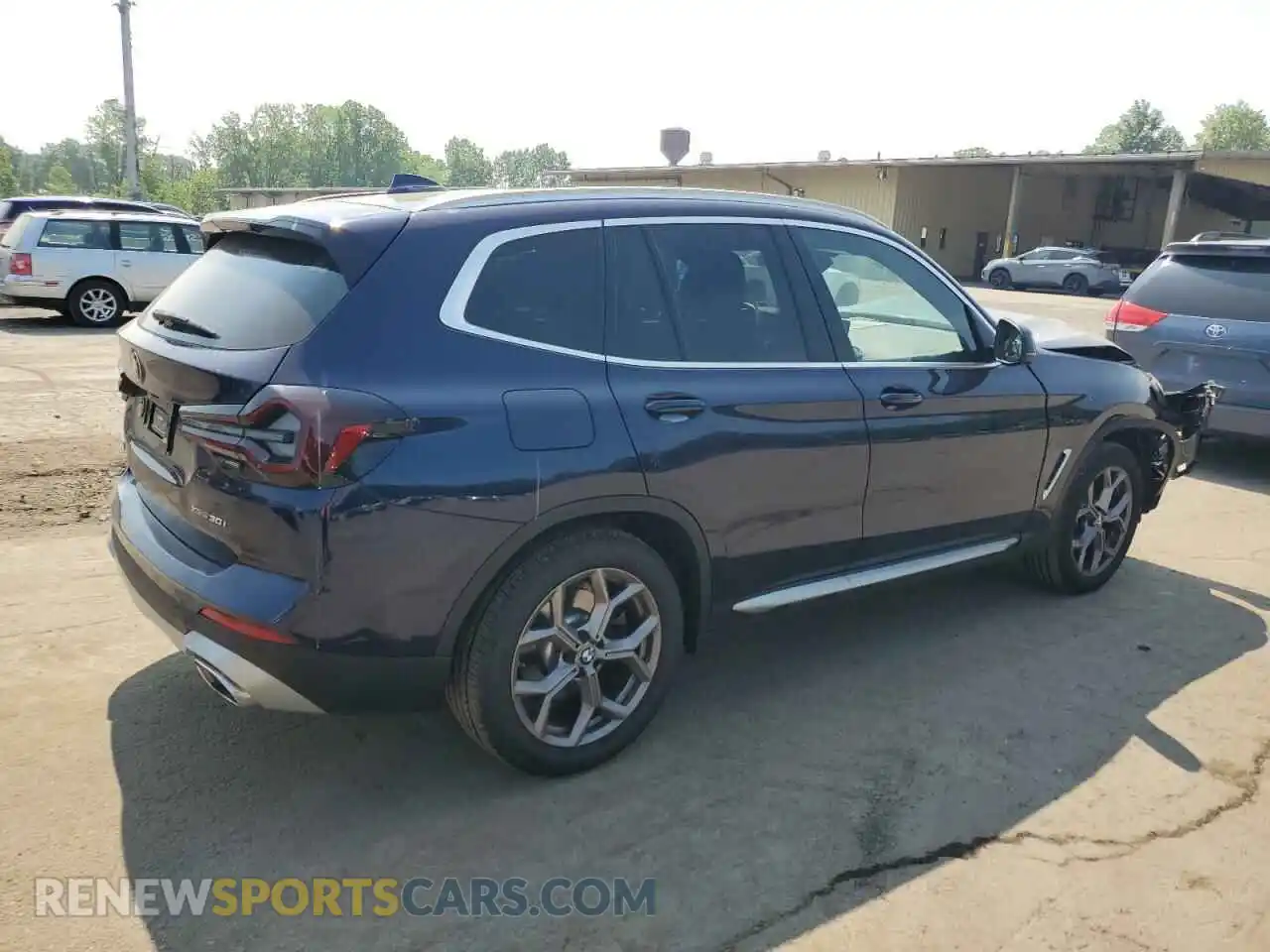 3 Photograph of a damaged car 5UX53DP00N9L91453 BMW X3 2022