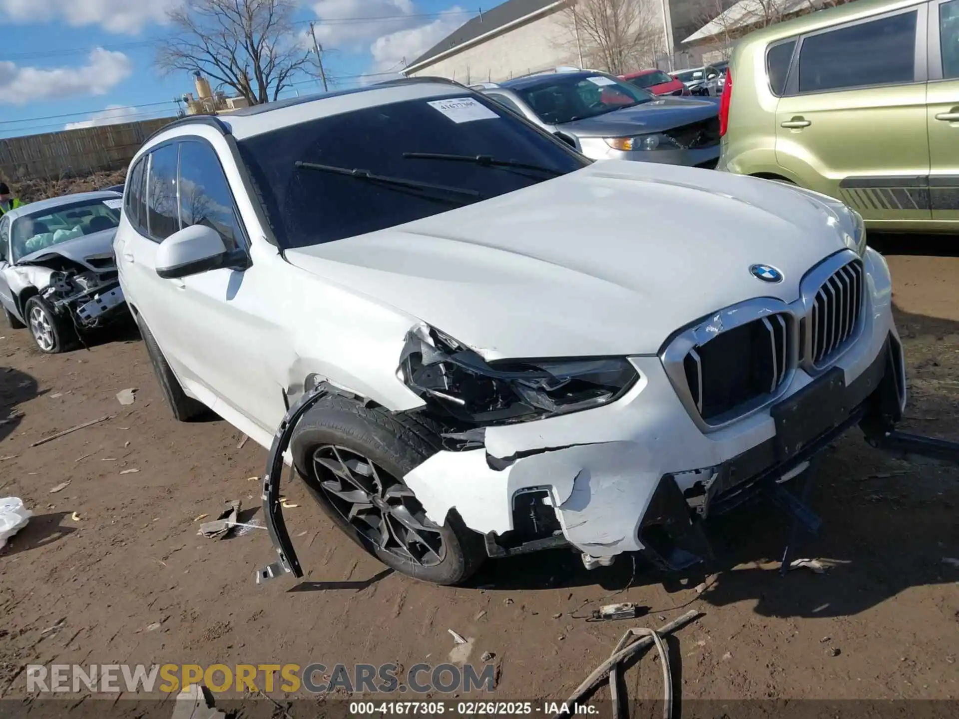 1 Photograph of a damaged car 5UX53DP00N9M13841 BMW X3 2022