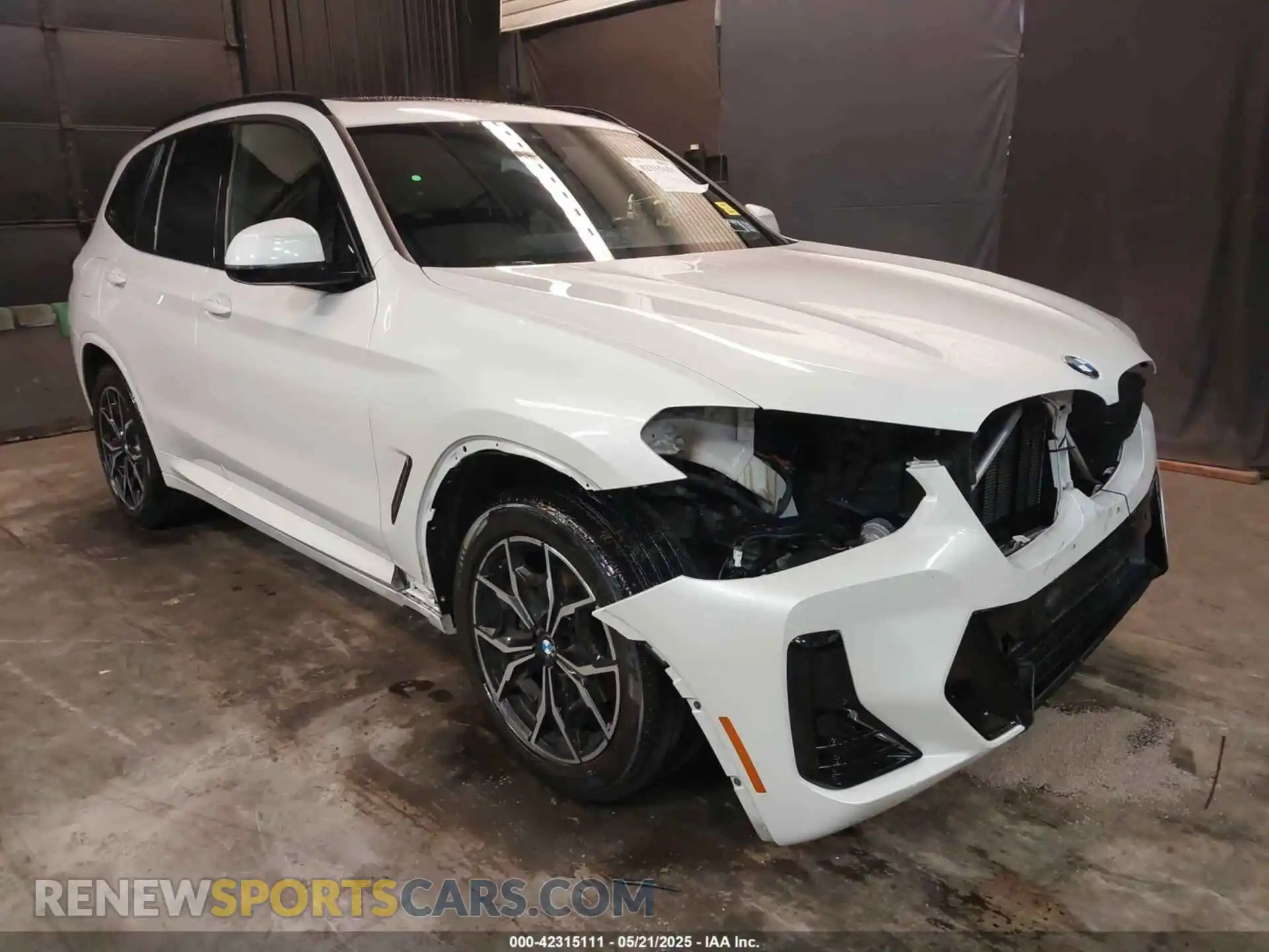 1 Photograph of a damaged car 5UX53DP00N9M86496 BMW X3 2022
