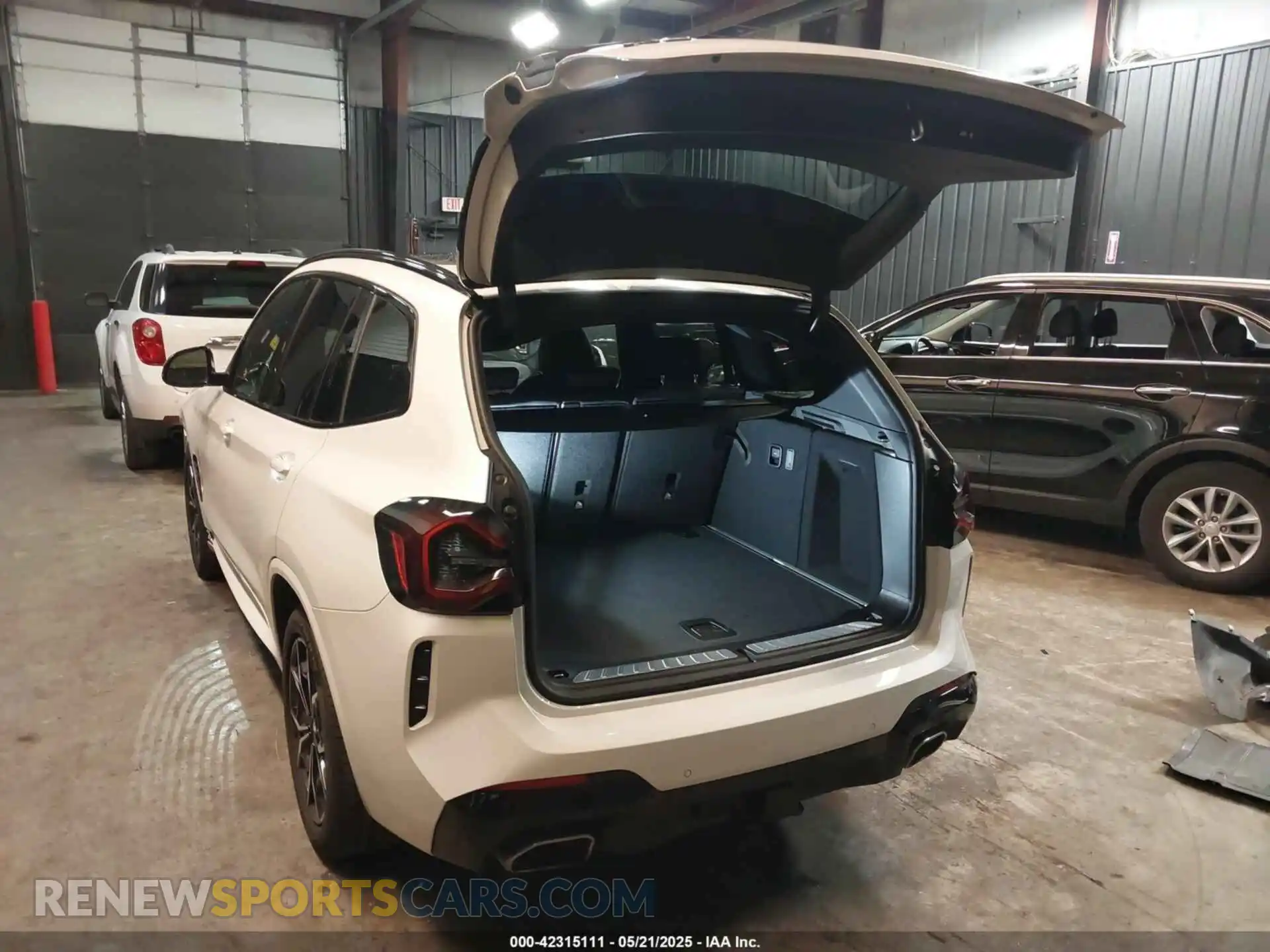 3 Photograph of a damaged car 5UX53DP00N9M86496 BMW X3 2022