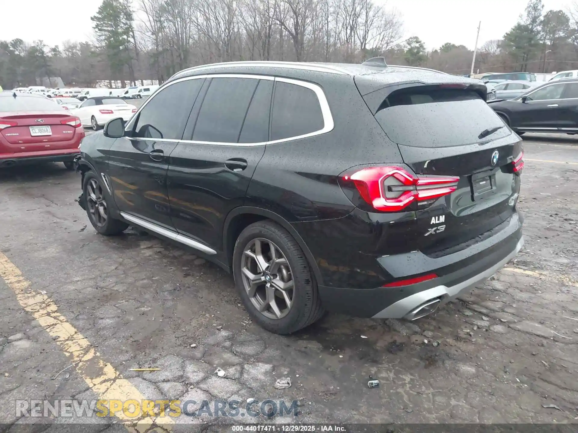 3 Photograph of a damaged car 5UX53DP00N9N35146 BMW X3 2022