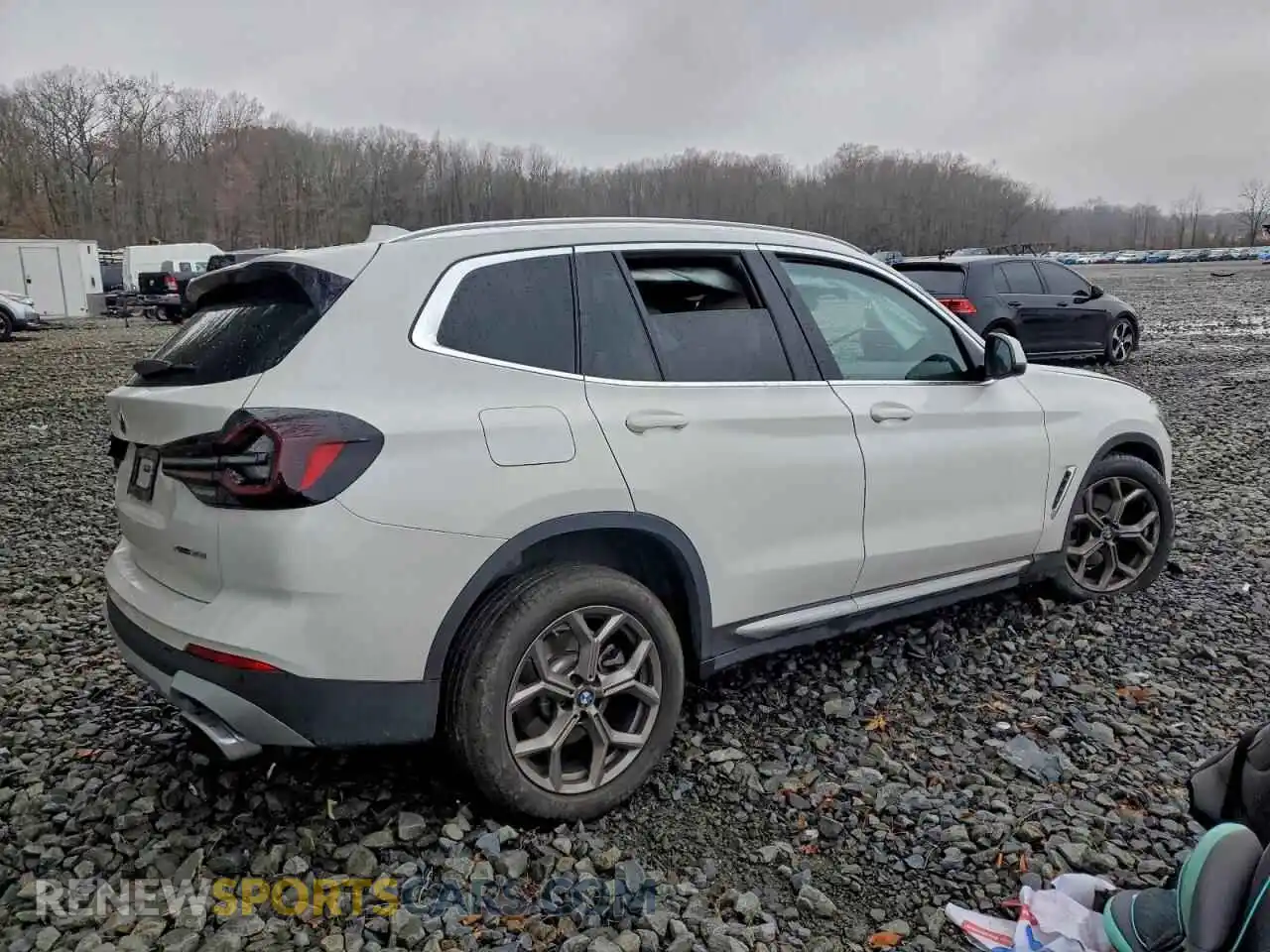 3 Photograph of a damaged car 5UX53DP01N9J36312 BMW X3 2022