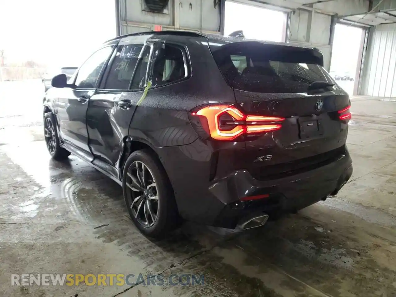 3 Photograph of a damaged car 5UX53DP01N9K84217 BMW X3 2022