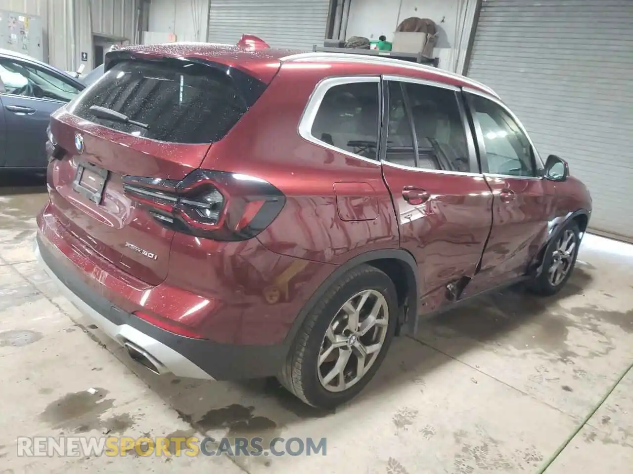 3 Photograph of a damaged car 5UX53DP01N9L32072 BMW X3 2022