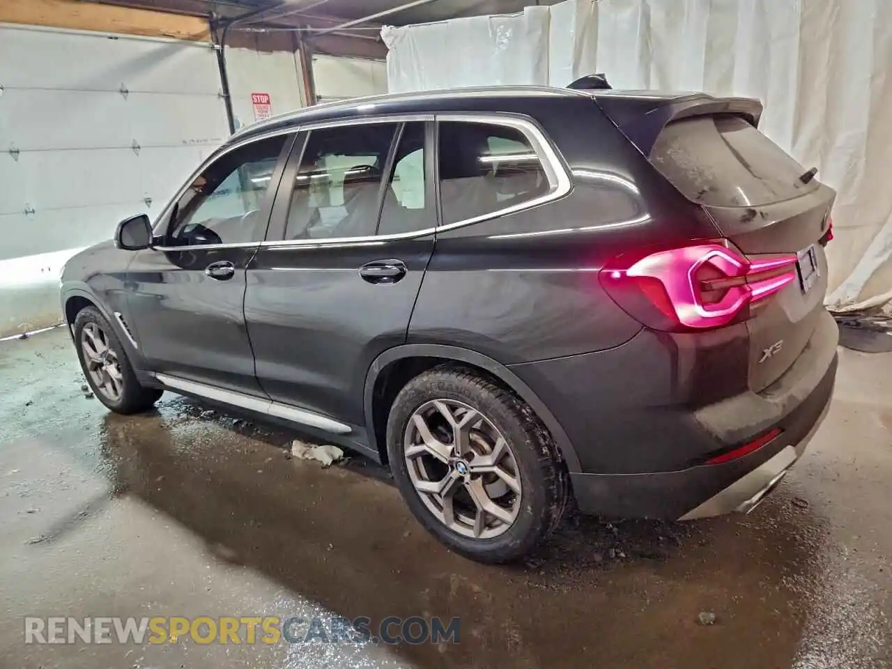 2 Photograph of a damaged car 5UX53DP01N9L89159 BMW X3 2022