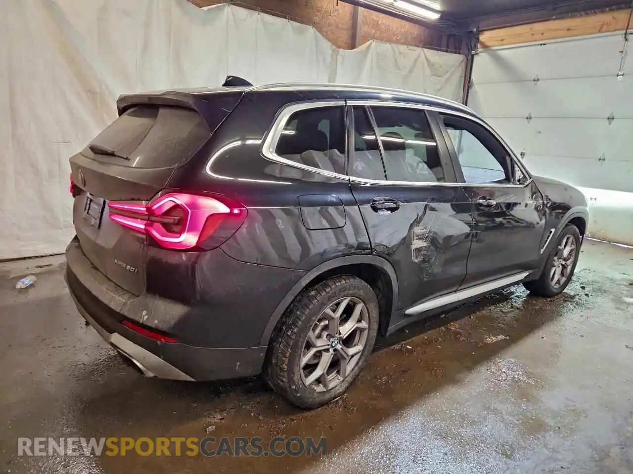 3 Photograph of a damaged car 5UX53DP01N9L89159 BMW X3 2022