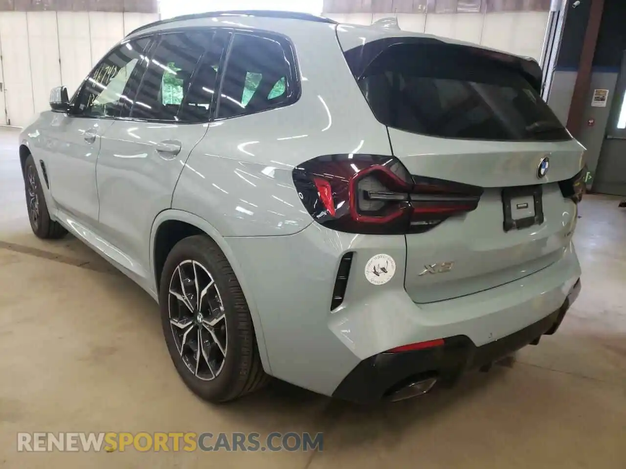 3 Photograph of a damaged car 5UX53DP02N9J31636 BMW X3 2022