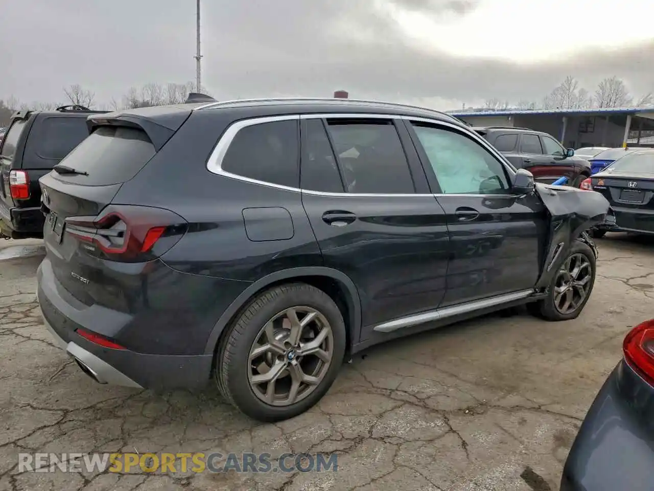 3 Photograph of a damaged car 5UX53DP02N9J41180 BMW X3 2022