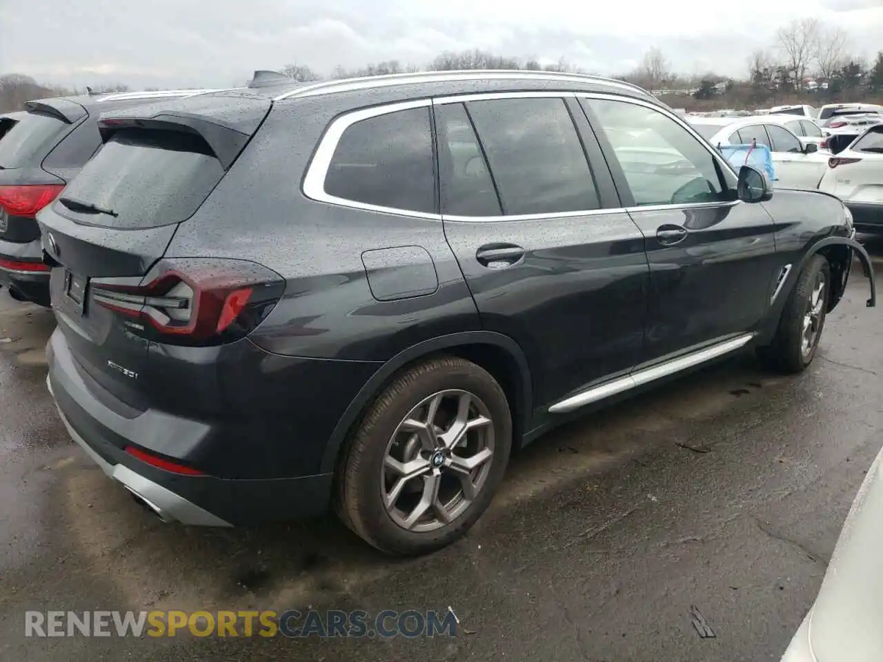 3 Photograph of a damaged car 5UX53DP02N9L05172 BMW X3 2022