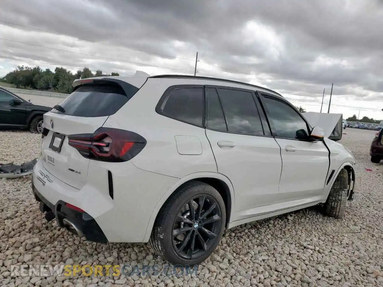 3 Photograph of a damaged car 5UX53DP02N9L14681 BMW X3 2022