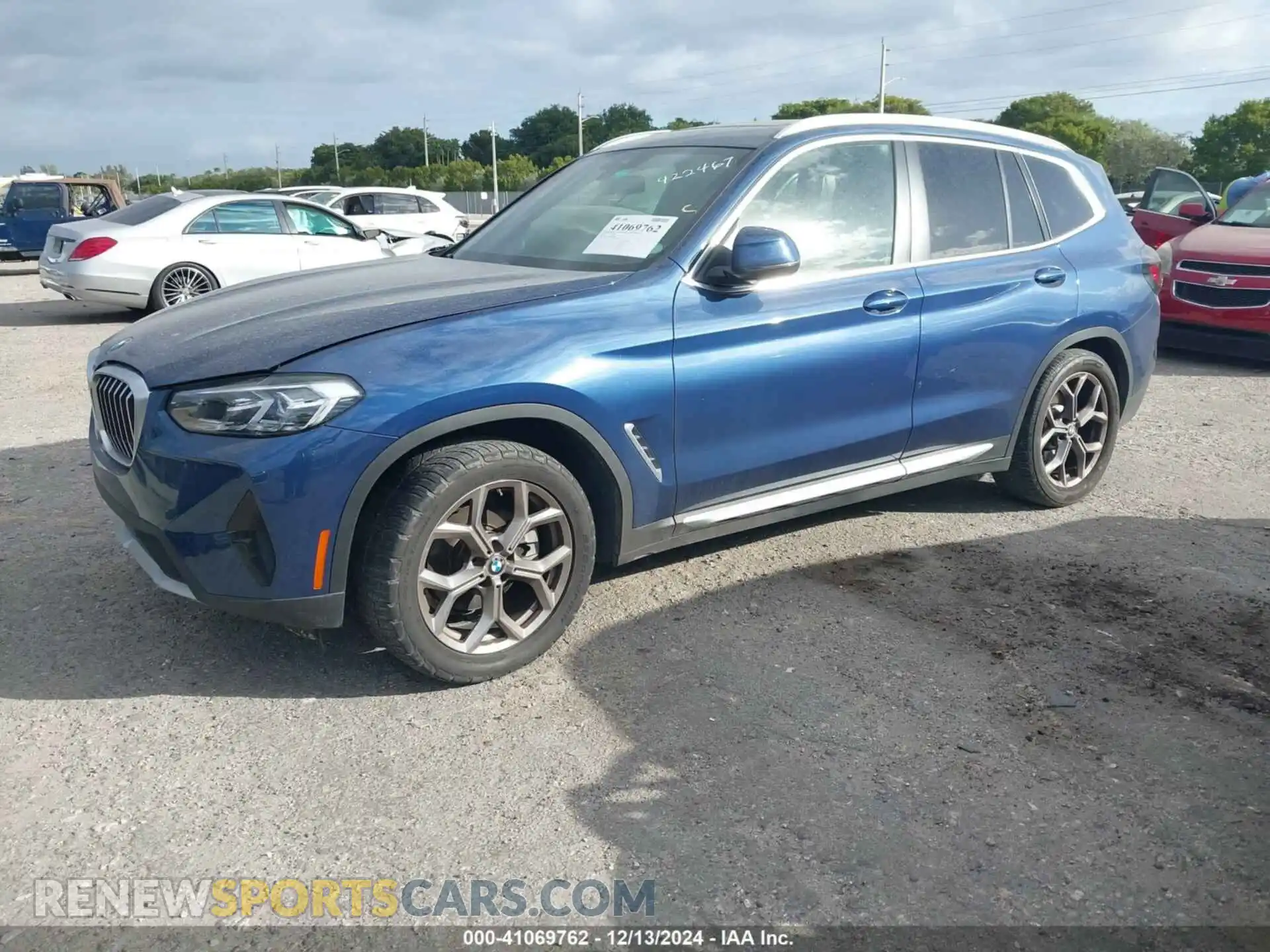 2 Photograph of a damaged car 5UX53DP02N9M96060 BMW X3 2022