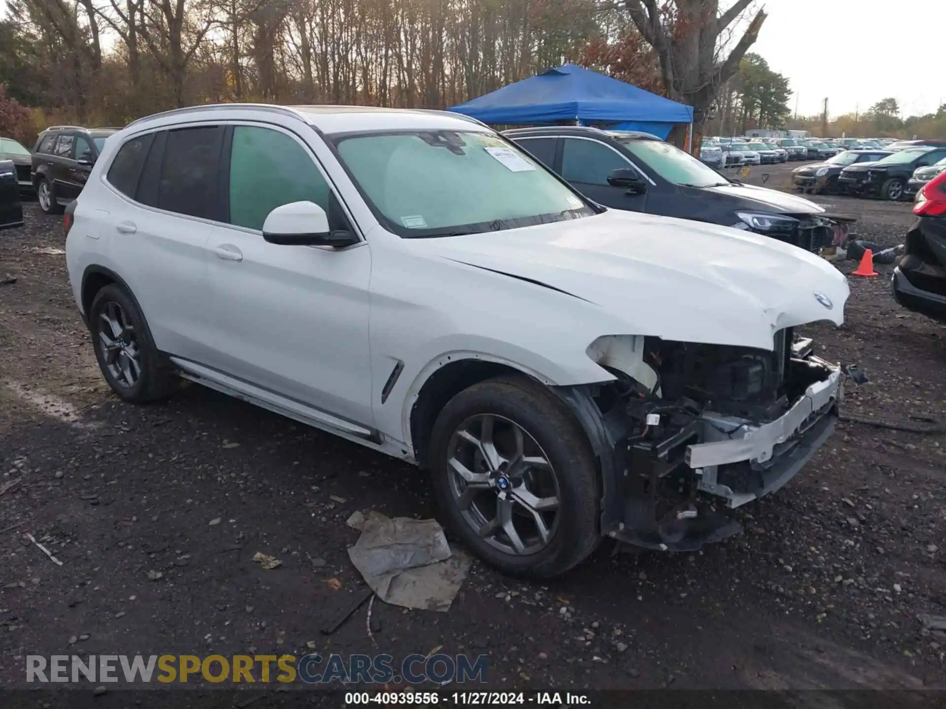 1 Photograph of a damaged car 5UX53DP02N9N22995 BMW X3 2022