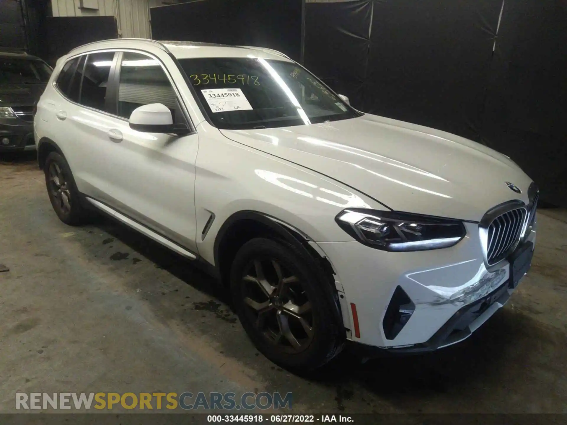 1 Photograph of a damaged car 5UX53DP03N9K21037 BMW X3 2022