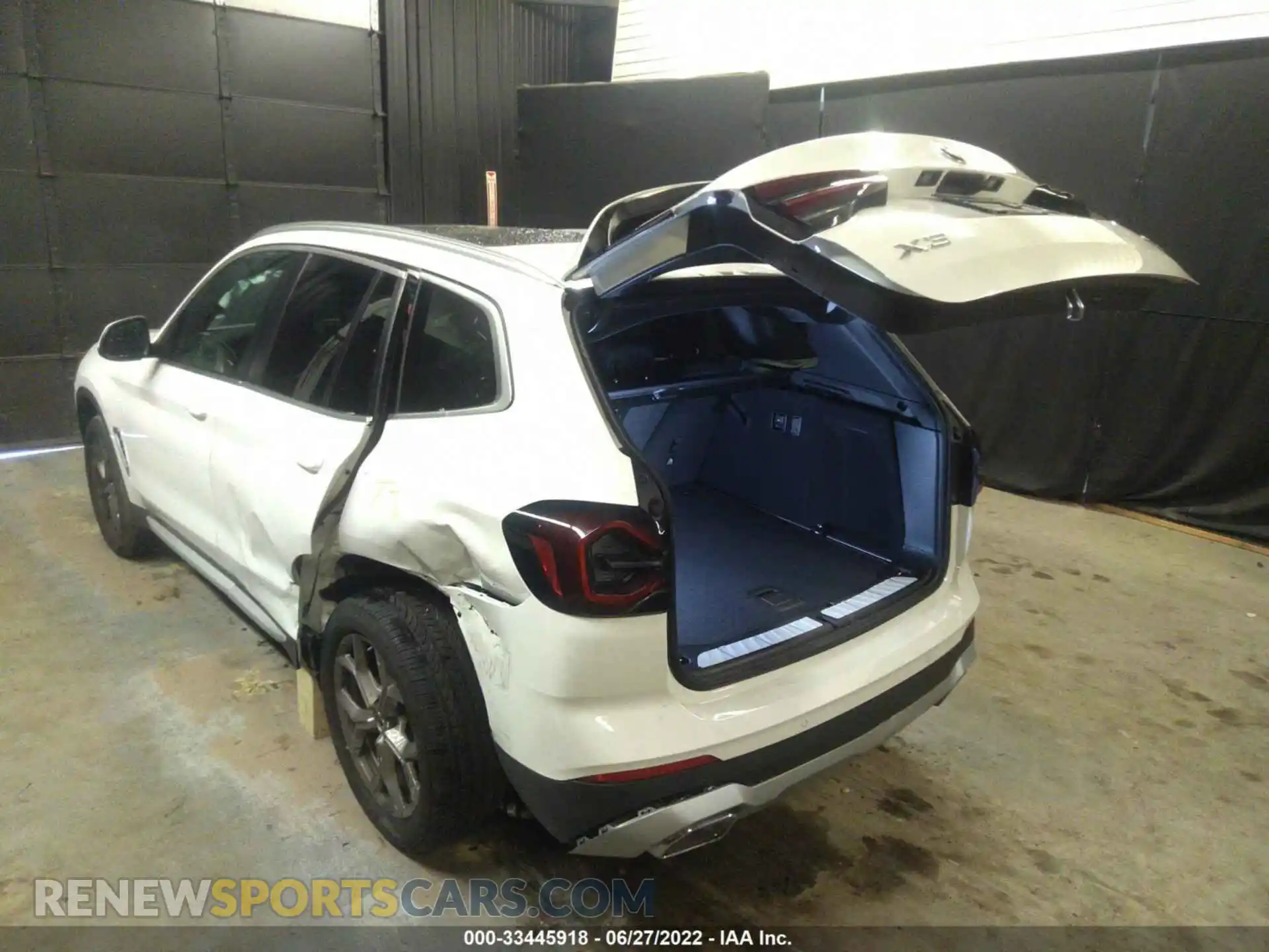 3 Photograph of a damaged car 5UX53DP03N9K21037 BMW X3 2022