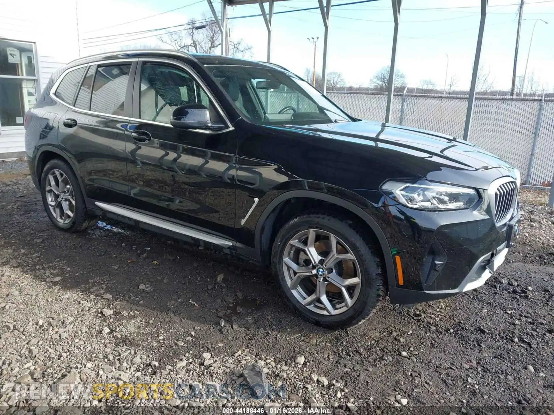1 Photograph of a damaged car 5UX53DP03N9K67340 BMW X3 2022