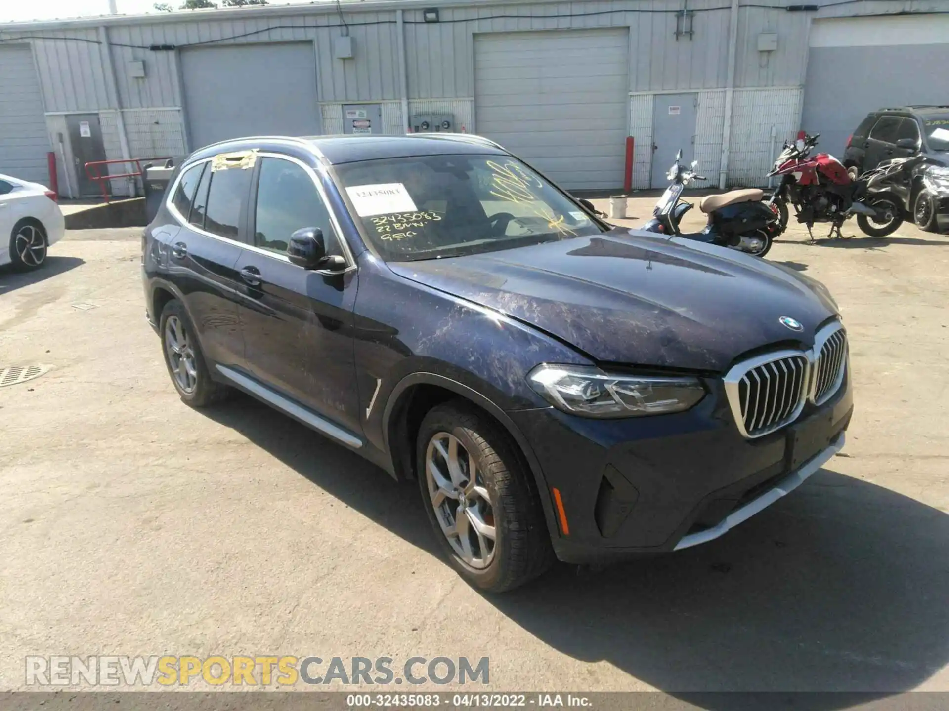 1 Photograph of a damaged car 5UX53DP03N9K92464 BMW X3 2022