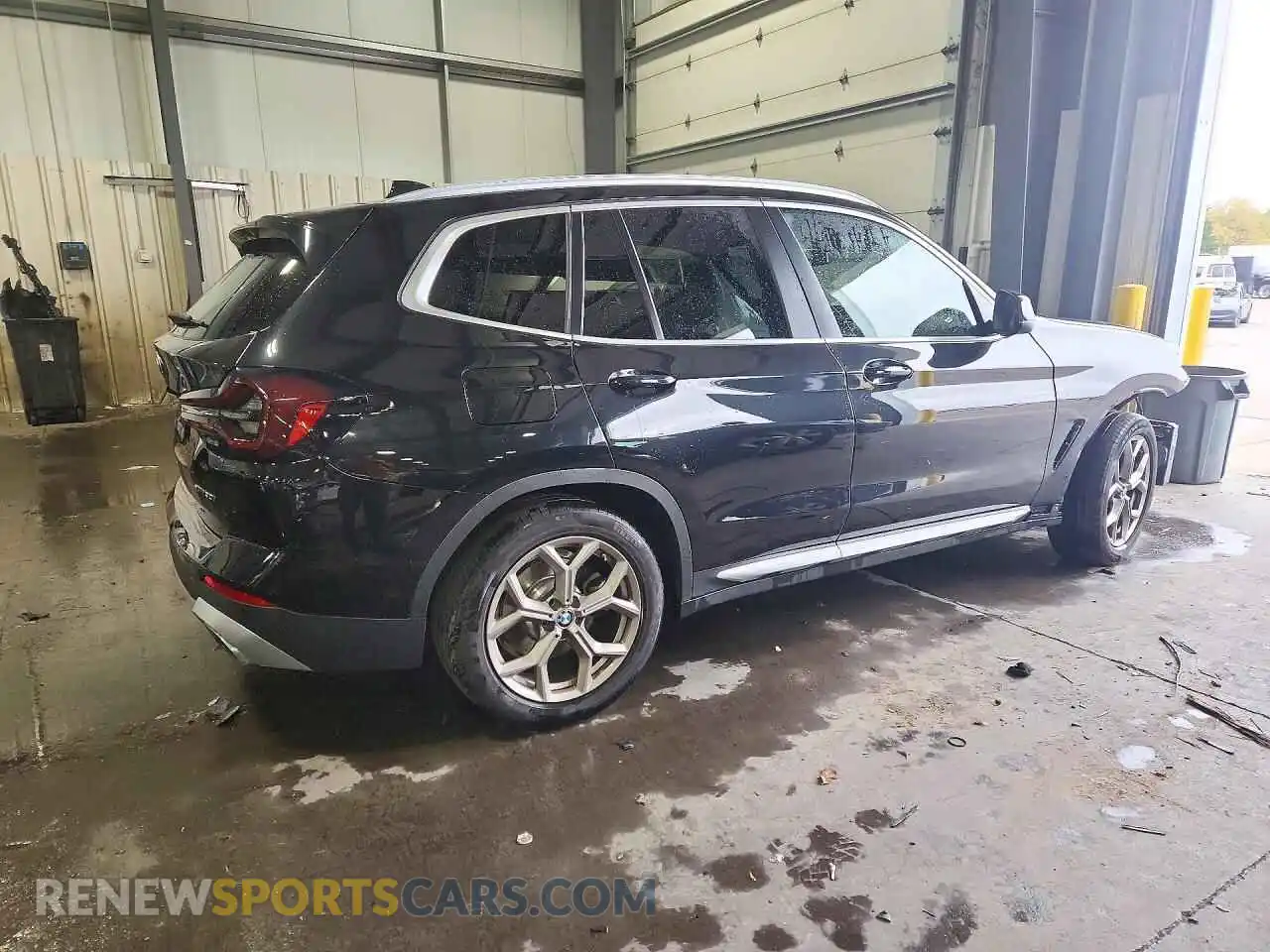 3 Photograph of a damaged car 5UX53DP03N9L44174 BMW X3 2022