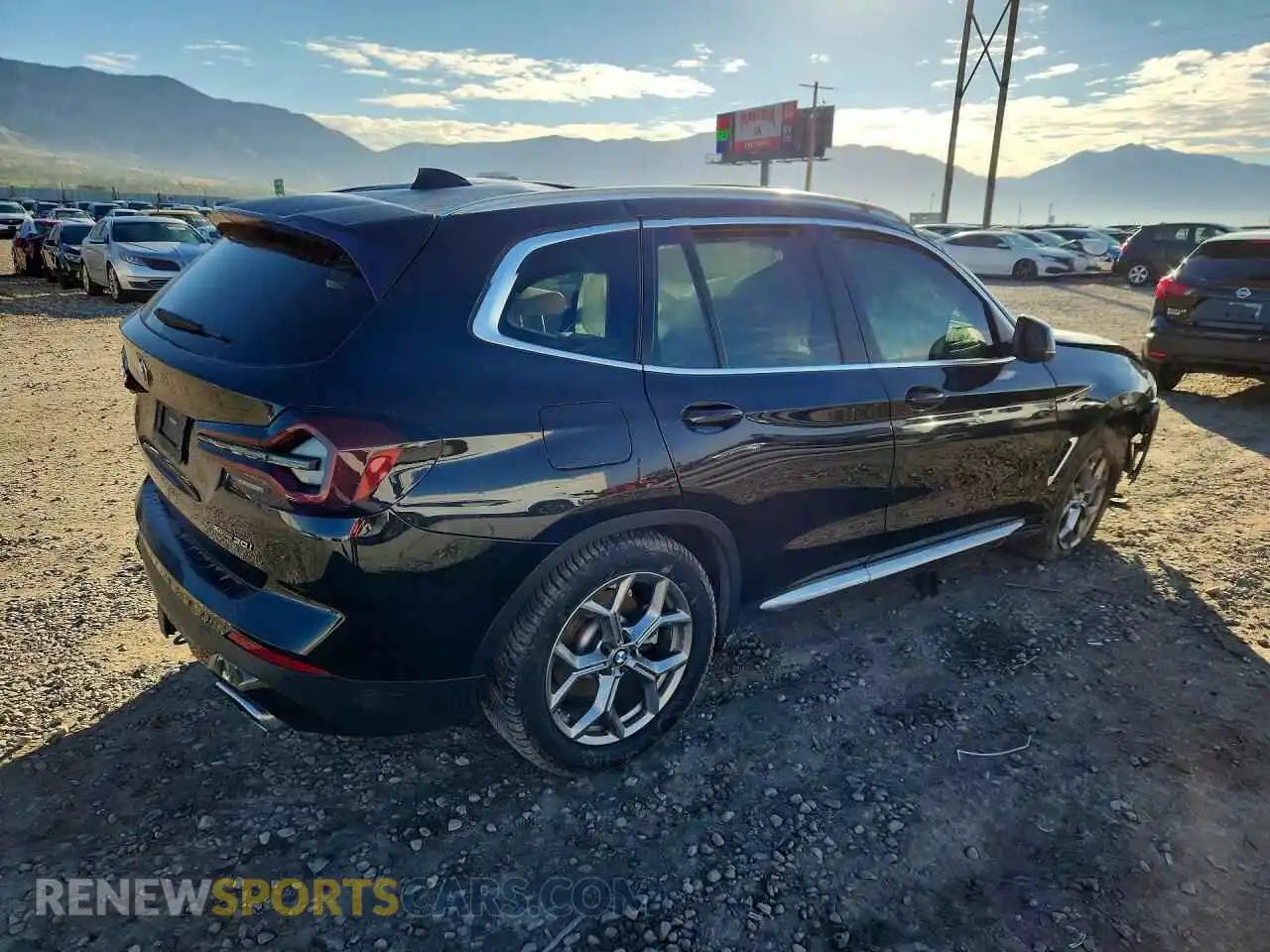 3 Photograph of a damaged car 5UX53DP03N9M21285 BMW X3 2022