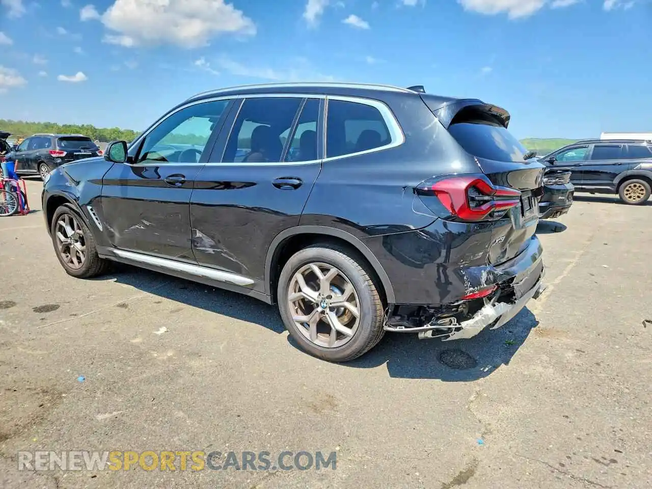 2 Photograph of a damaged car 5UX53DP03N9N05297 BMW X3 2022
