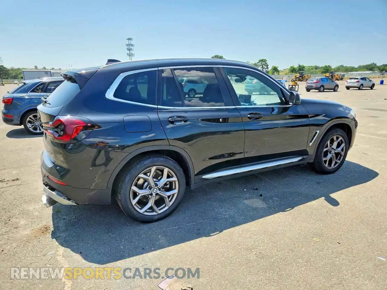 3 Photograph of a damaged car 5UX53DP03N9N05297 BMW X3 2022