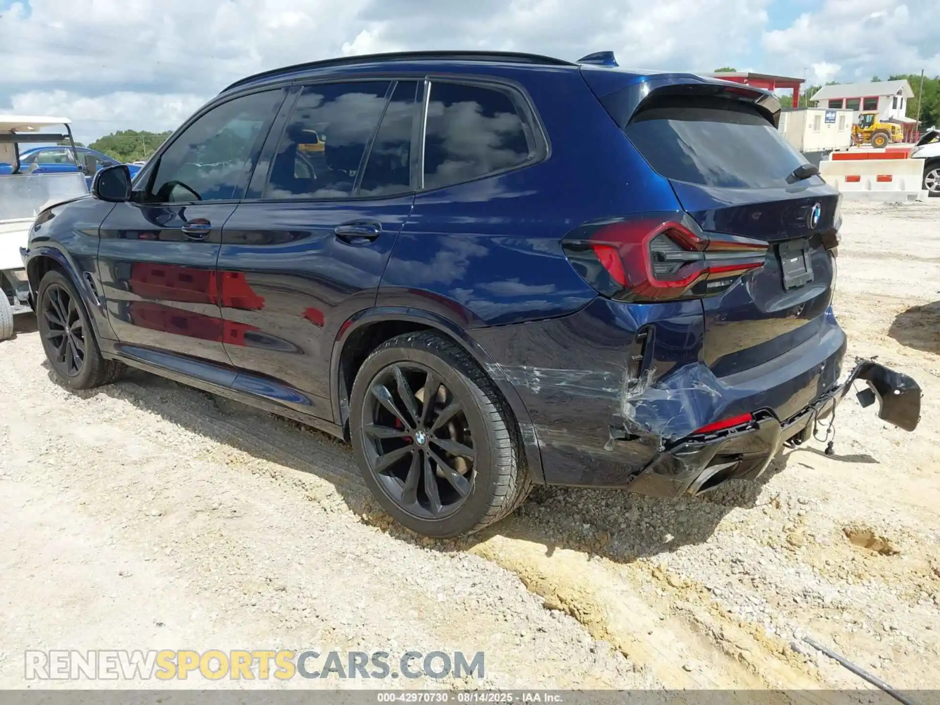 3 Photograph of a damaged car 5UX53DP04N9K19345 BMW X3 2022