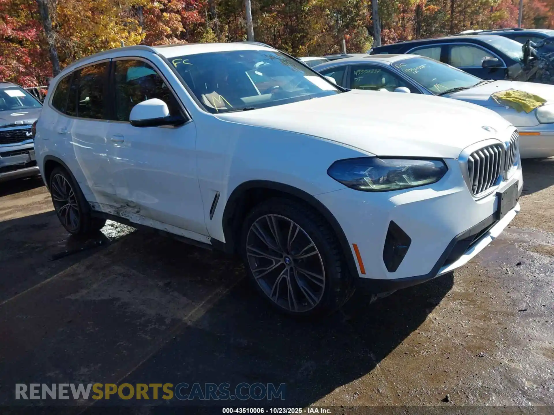 1 Photograph of a damaged car 5UX53DP04N9K58324 BMW X3 2022