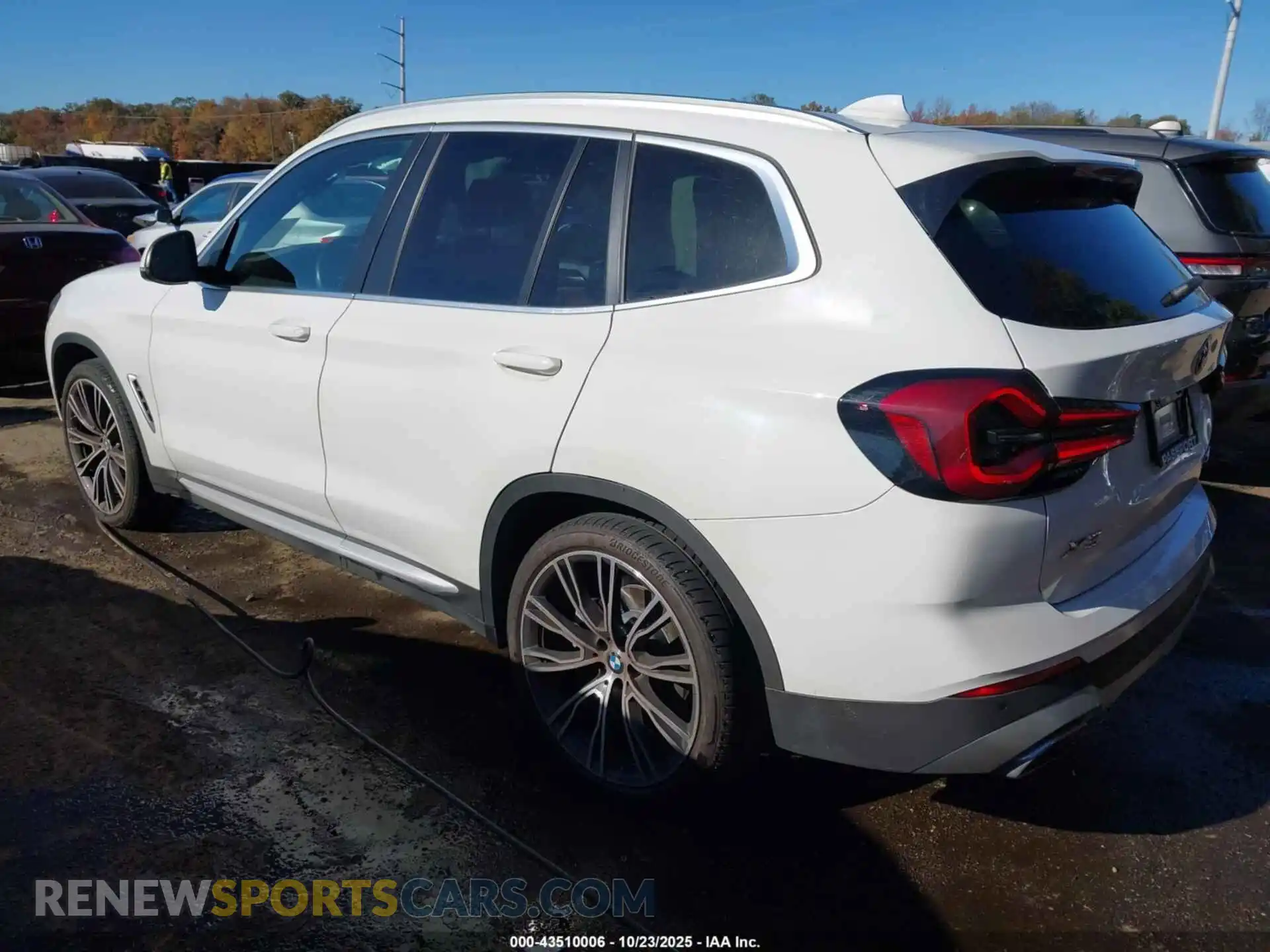 3 Photograph of a damaged car 5UX53DP04N9K58324 BMW X3 2022