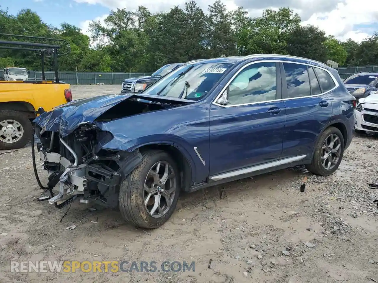 1 Photograph of a damaged car 5UX53DP04N9K85989 BMW X3 2022