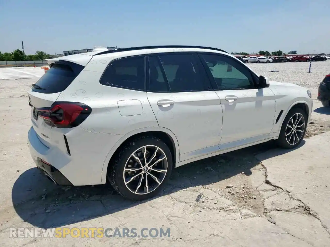 3 Photograph of a damaged car 5UX53DP04N9L43955 BMW X3 2022