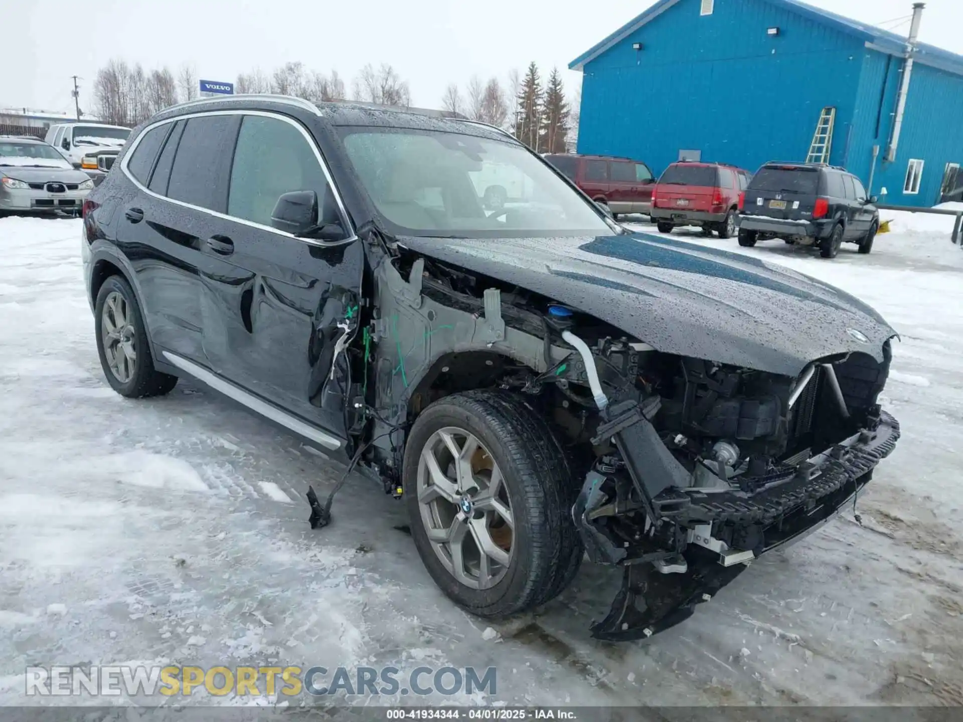 1 Photograph of a damaged car 5UX53DP04N9M93225 BMW X3 2022