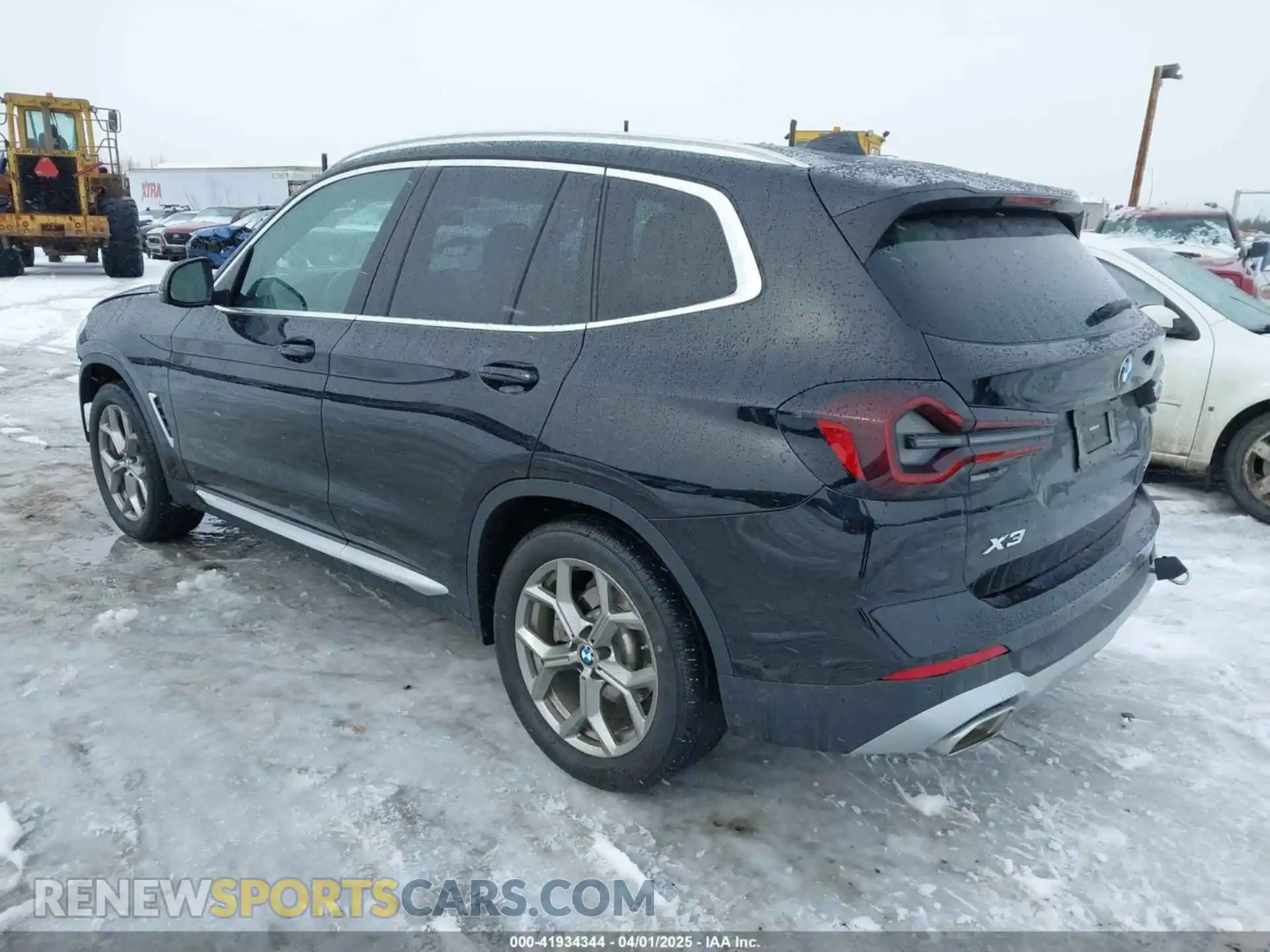 3 Photograph of a damaged car 5UX53DP04N9M93225 BMW X3 2022