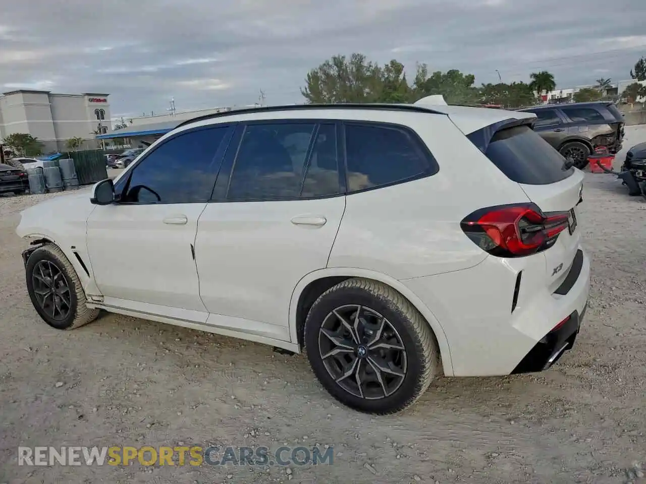 2 Photograph of a damaged car 5UX53DP05N9J31842 BMW X3 2022