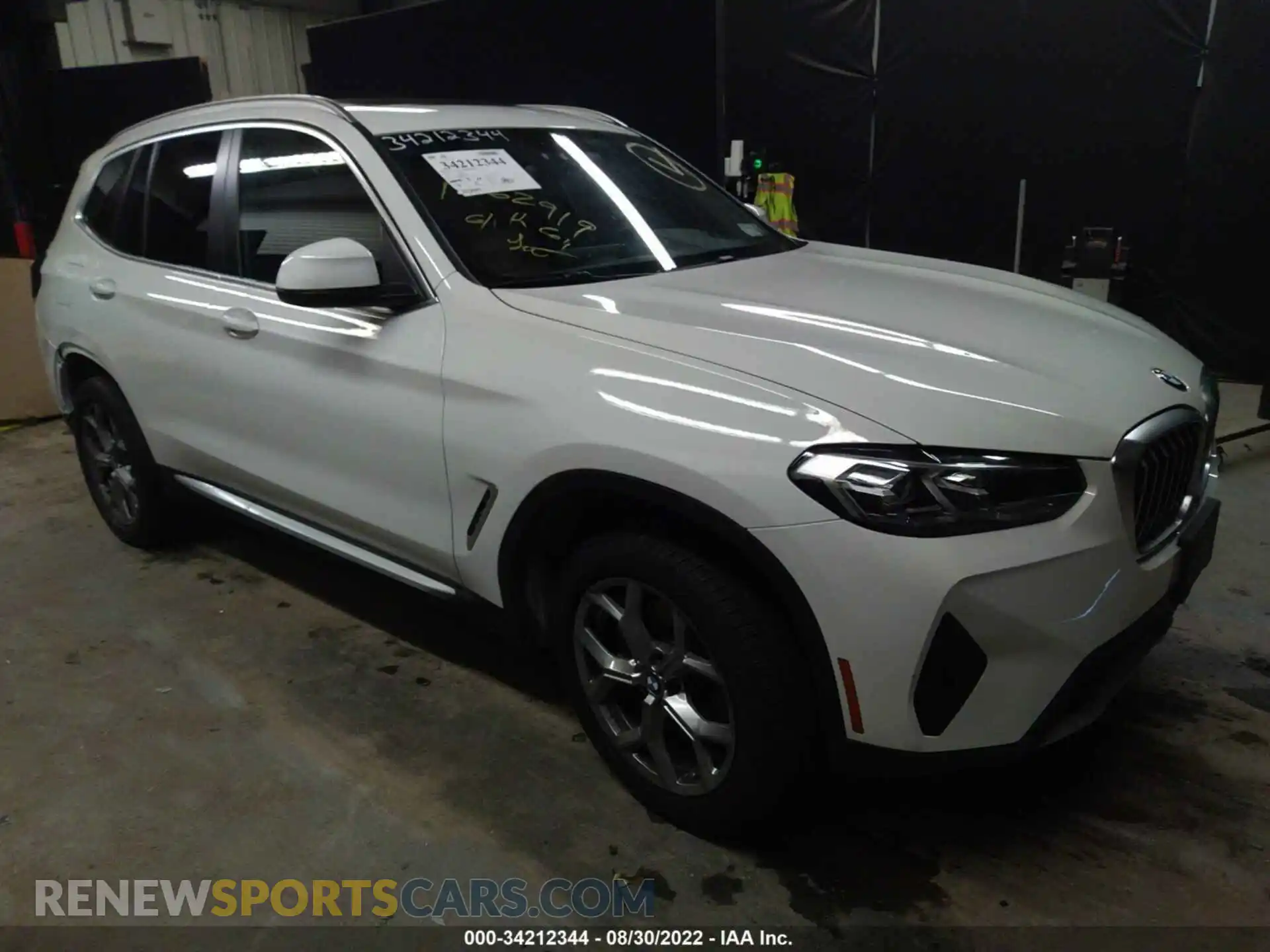 1 Photograph of a damaged car 5UX53DP05N9J74738 BMW X3 2022