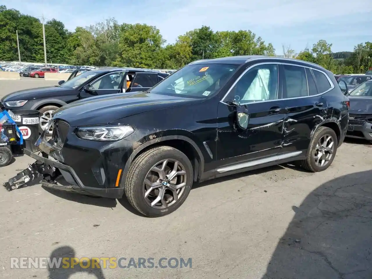 1 Photograph of a damaged car 5UX53DP05N9K43699 BMW X3 2022