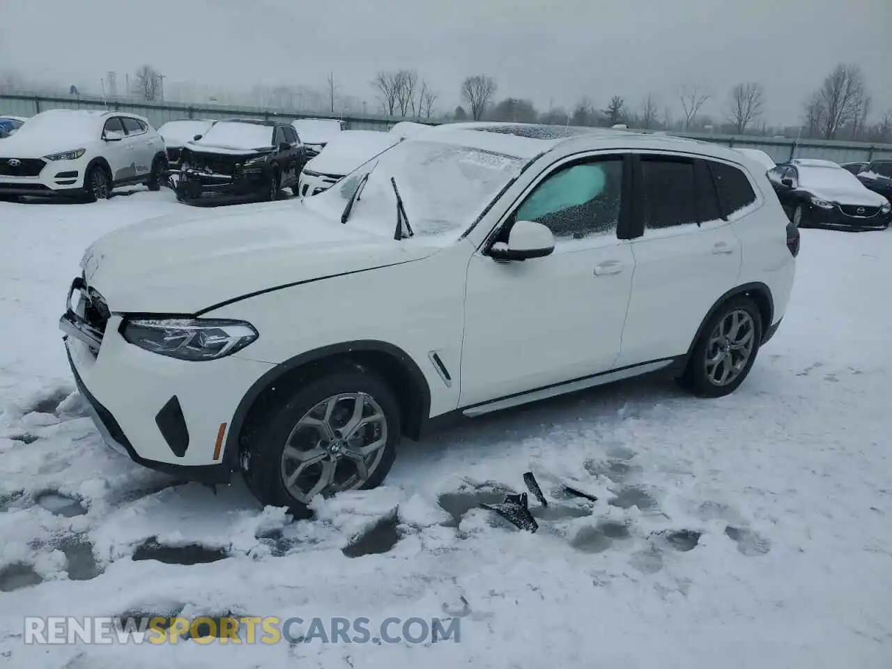 1 Photograph of a damaged car 5UX53DP05N9L04954 BMW X3 2022