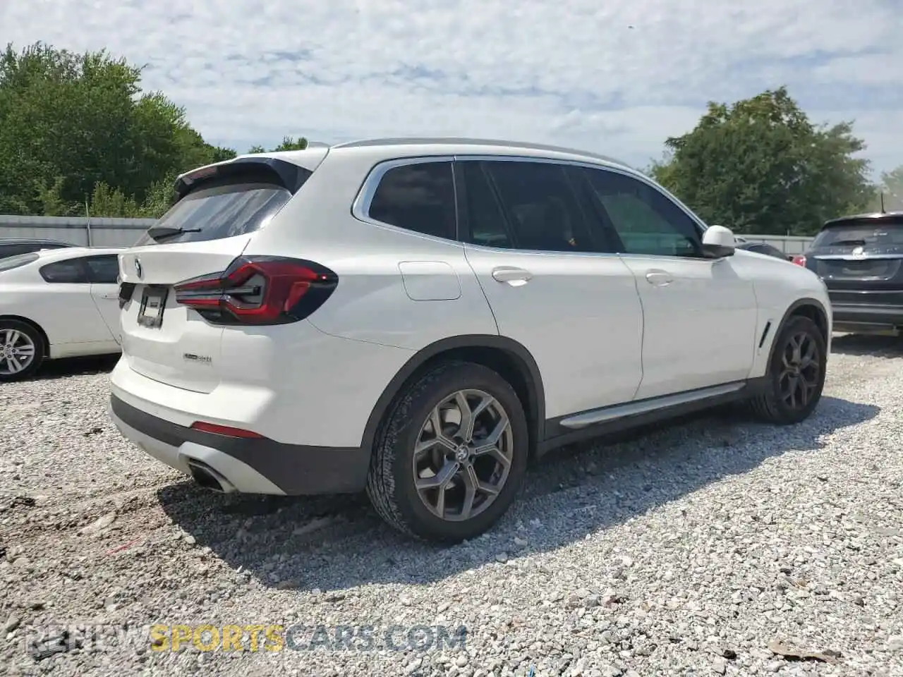 3 Photograph of a damaged car 5UX53DP05N9L79752 BMW X3 2022