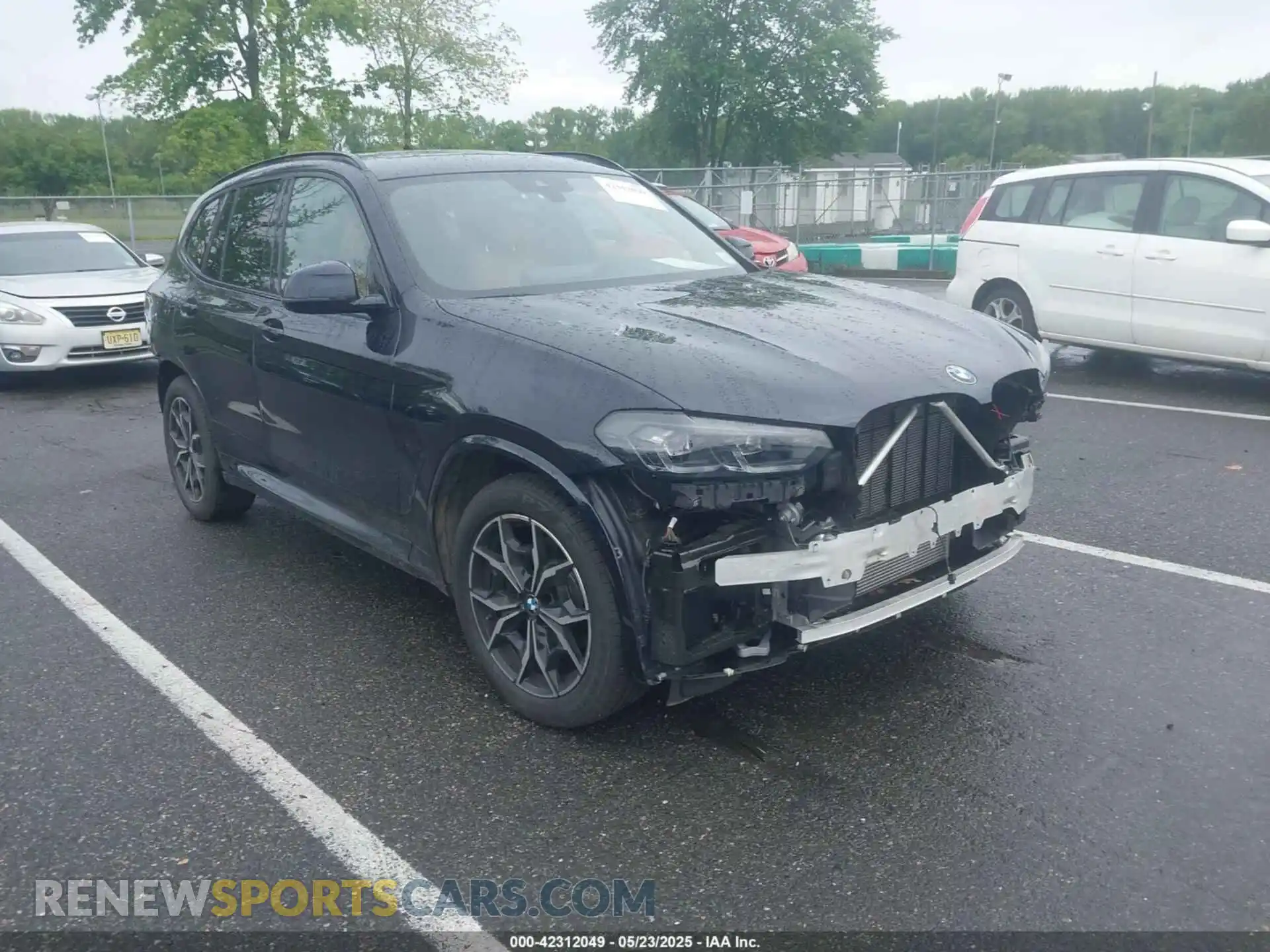 1 Photograph of a damaged car 5UX53DP05N9M46219 BMW X3 2022