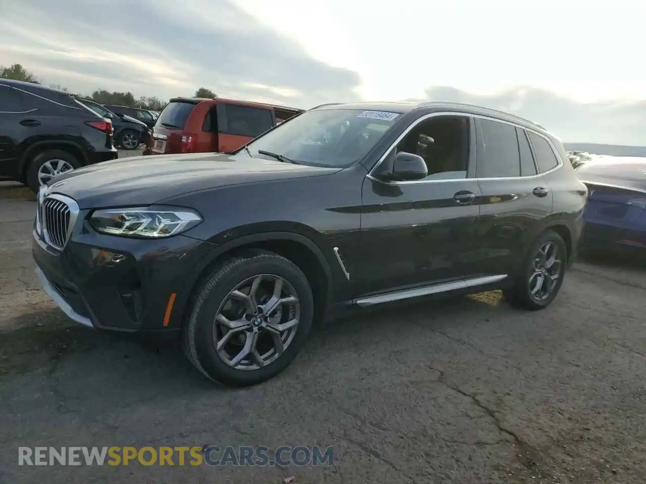 1 Photograph of a damaged car 5UX53DP05N9M63148 BMW X3 2022