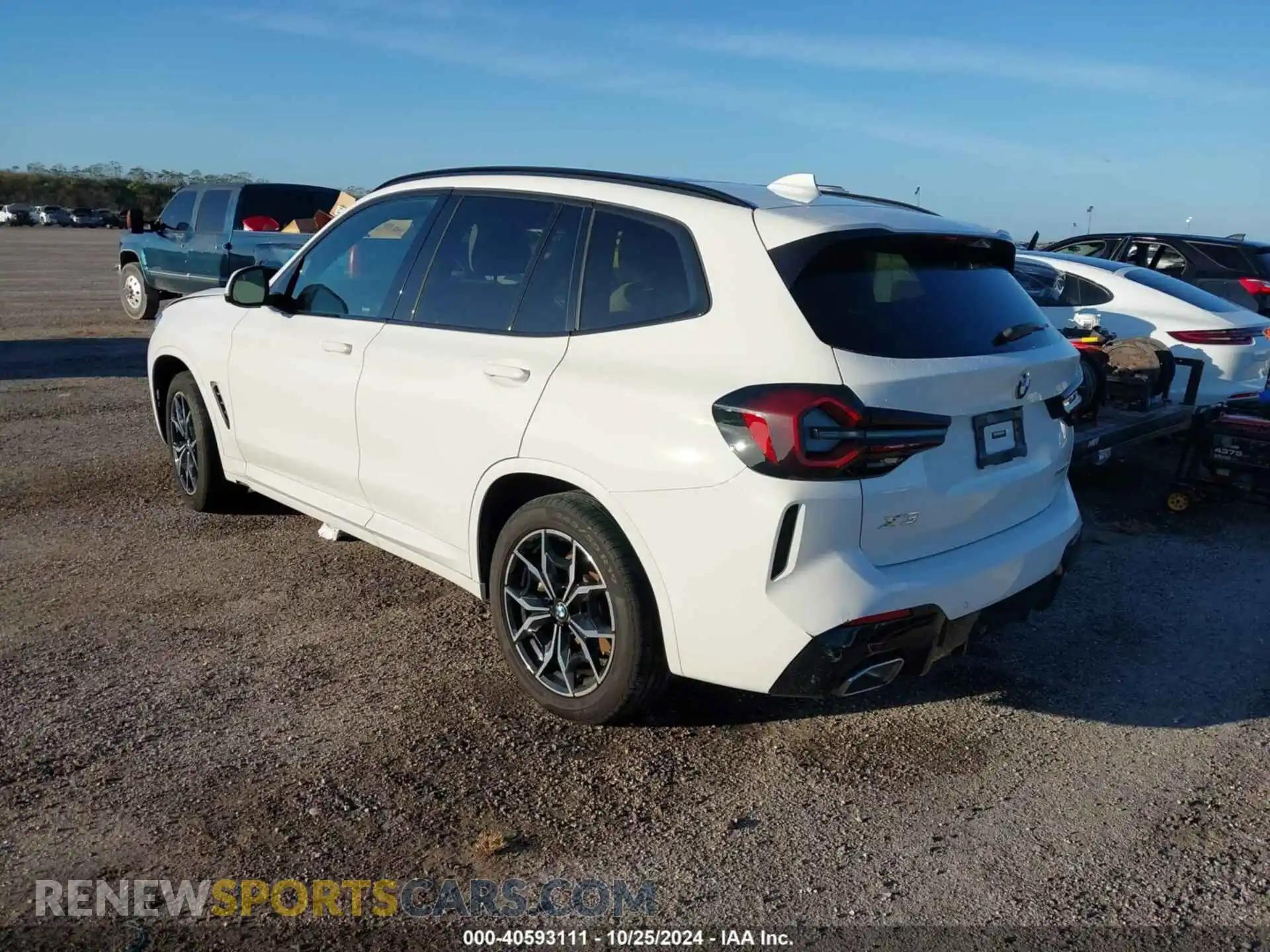 3 Photograph of a damaged car 5UX53DP05N9M66356 BMW X3 2022