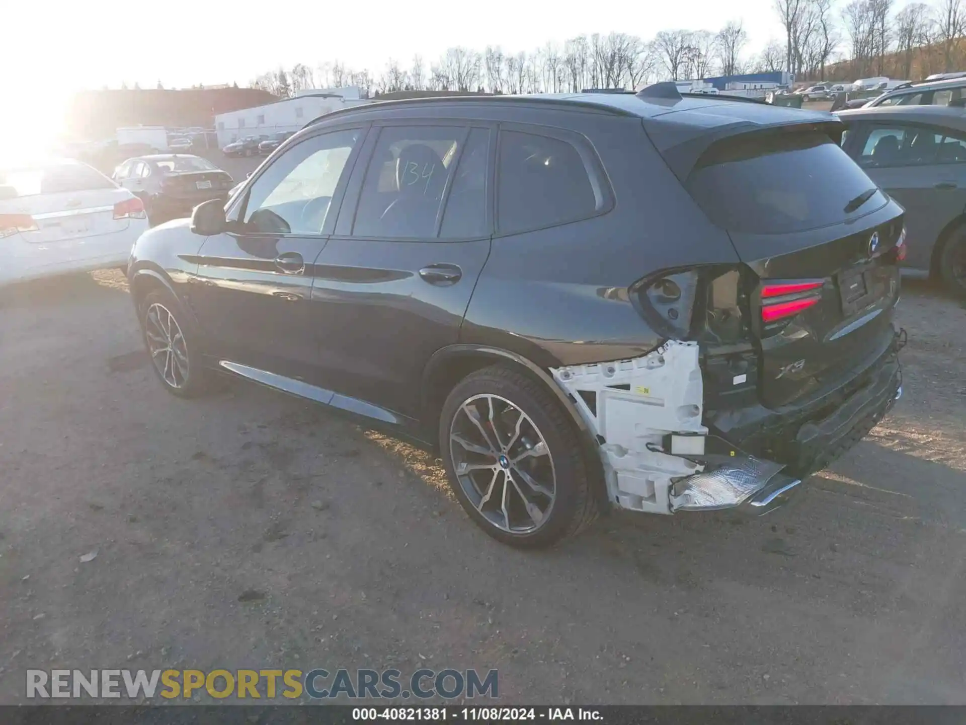 3 Photograph of a damaged car 5UX53DP05N9M67684 BMW X3 2022