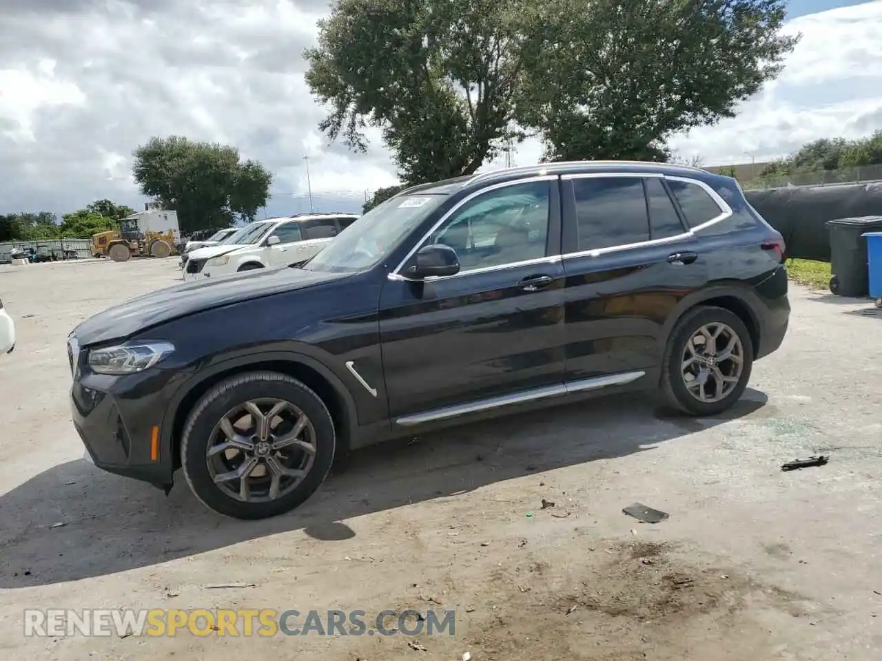 1 Photograph of a damaged car 5UX53DP05N9M92066 BMW X3 2022