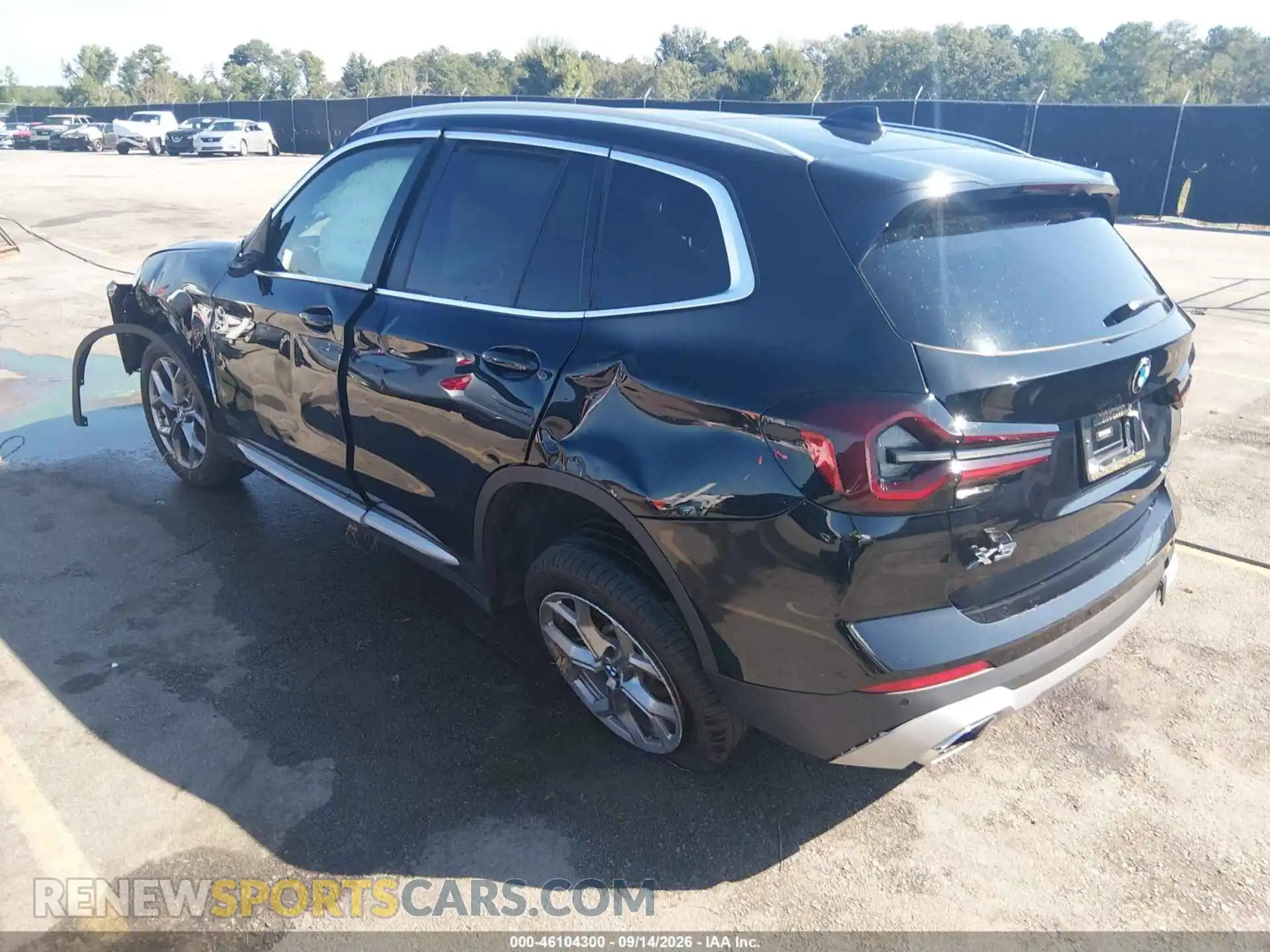 3 Photograph of a damaged car 5UX53DP06N9J15410 BMW X3 2022