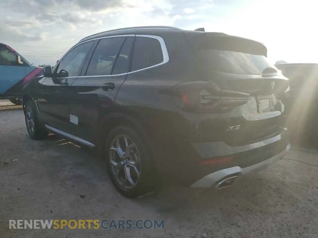 2 Photograph of a damaged car 5UX53DP06N9J29520 BMW X3 2022