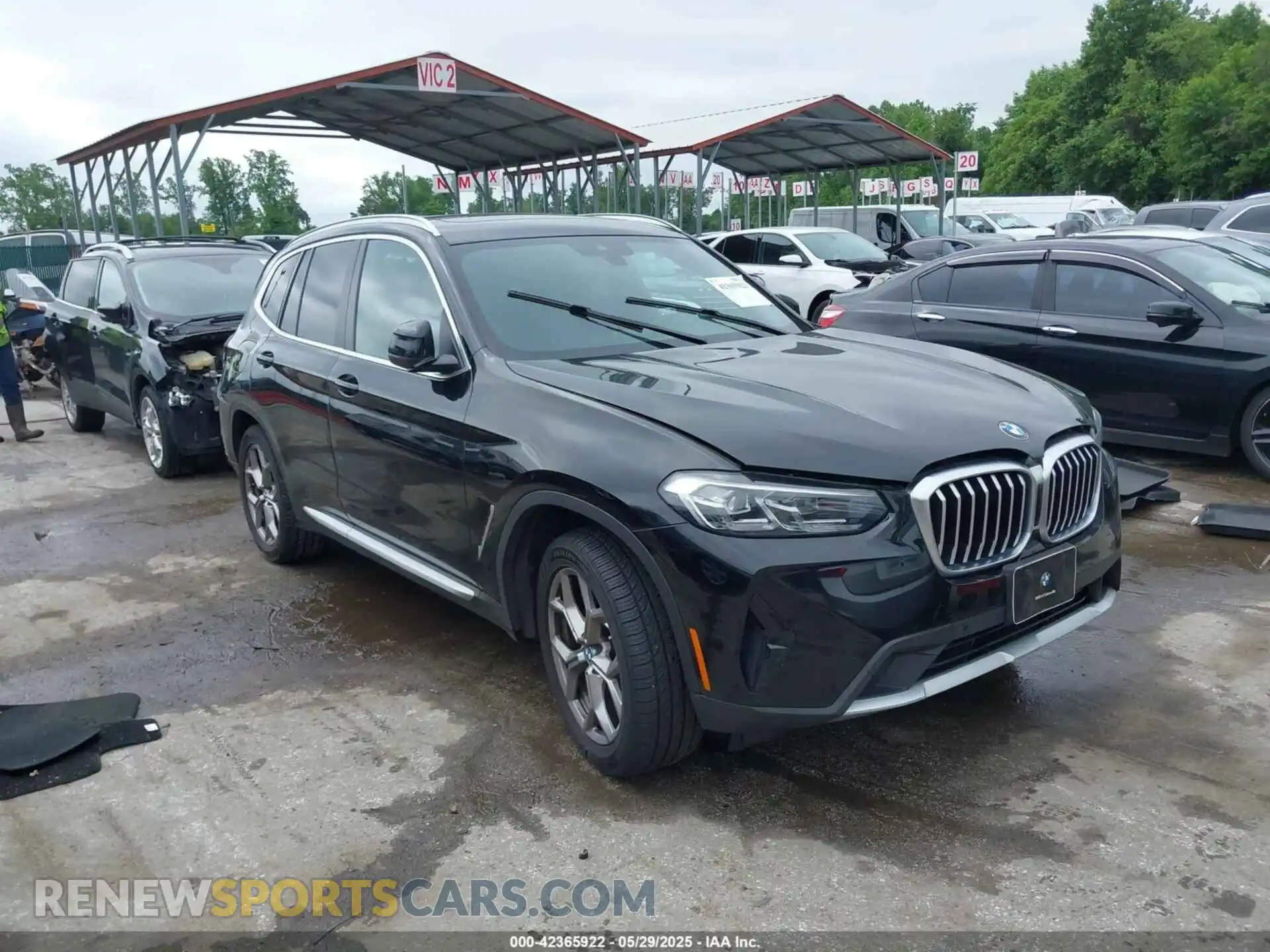 1 Photograph of a damaged car 5UX53DP06N9K32419 BMW X3 2022