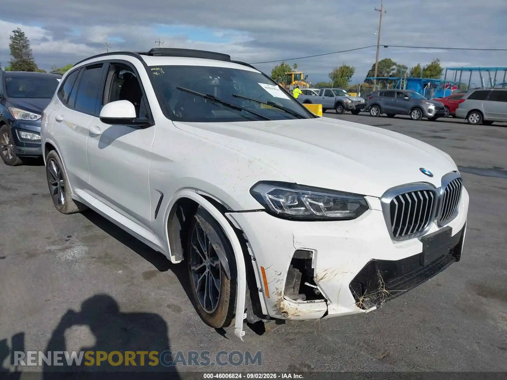 1 Photograph of a damaged car 5UX53DP06N9K84424 BMW X3 2022