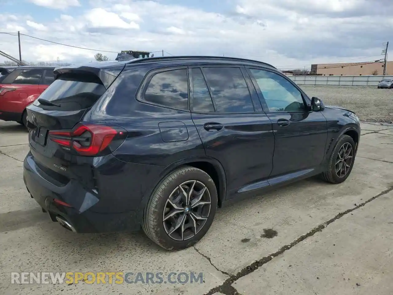 3 Photograph of a damaged car 5UX53DP06N9N20831 BMW X3 2022