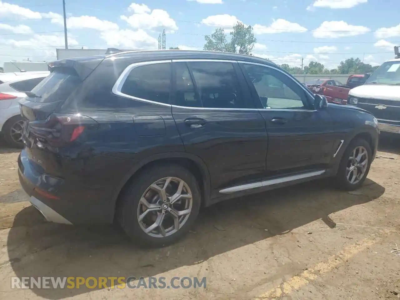 3 Photograph of a damaged car 5UX53DP07N9K97439 BMW X3 2022